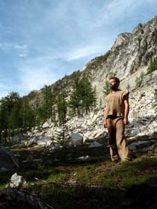 Thomas Elpel in buckskins.